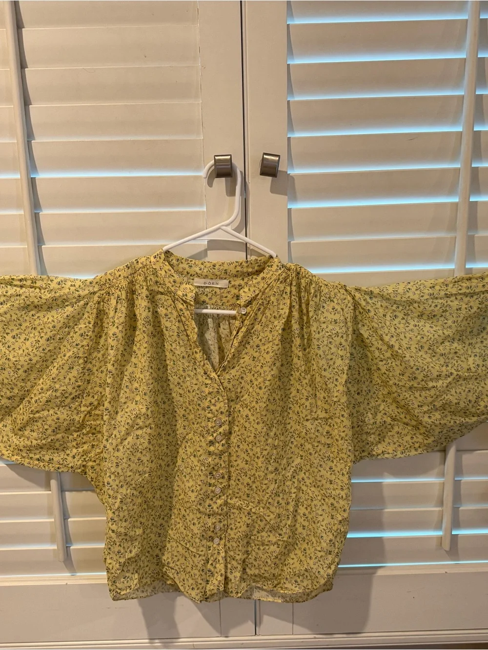 DOEN O'Keeffe Top Moonflower Floral Lightweight Yellow Blouse XS (never worn)